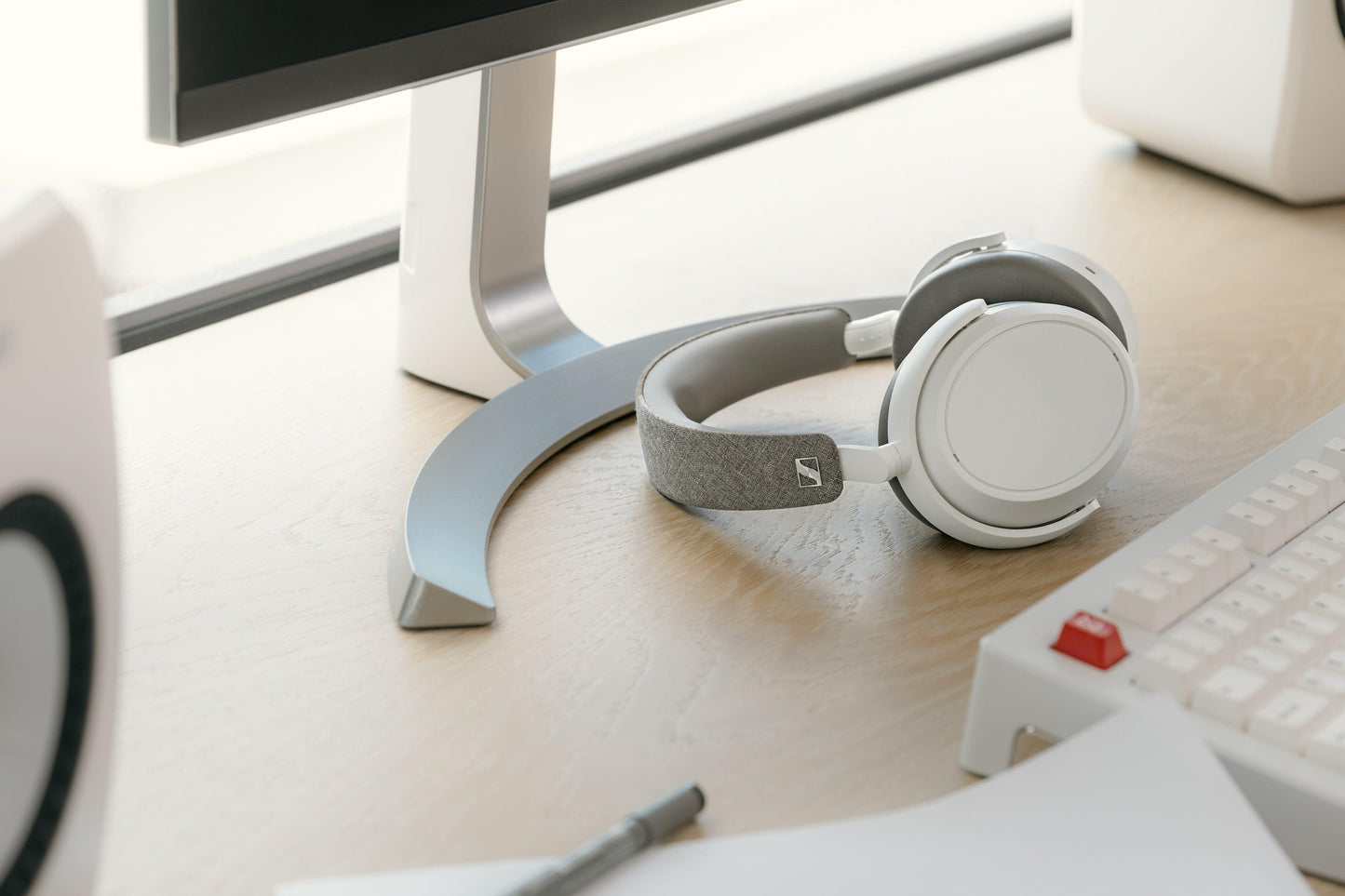 Sennheiser Momentum 4 Headphones Headphones Sennheiser